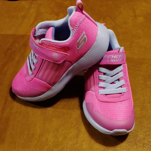 skechers s lights on off switch